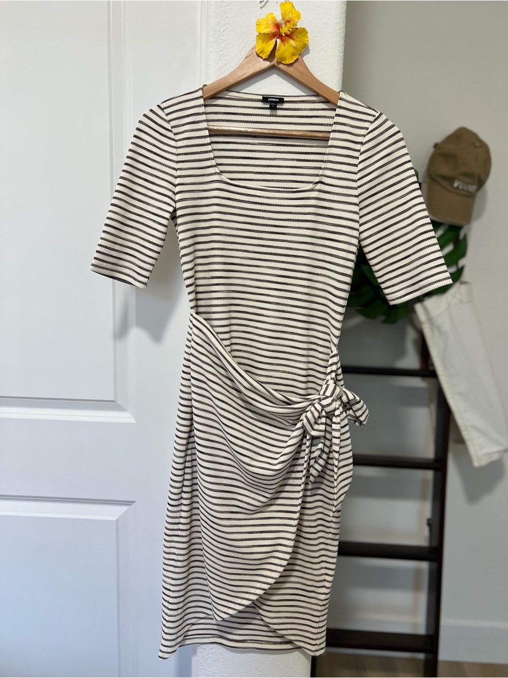 •BRAND NEW• Express Wrap Dress